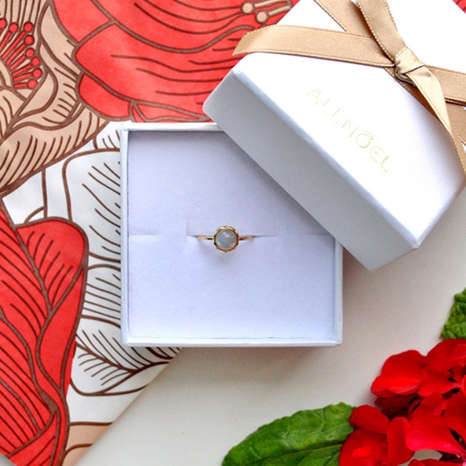 Women's Sterling Silver Ring with Labradorite Gemstone