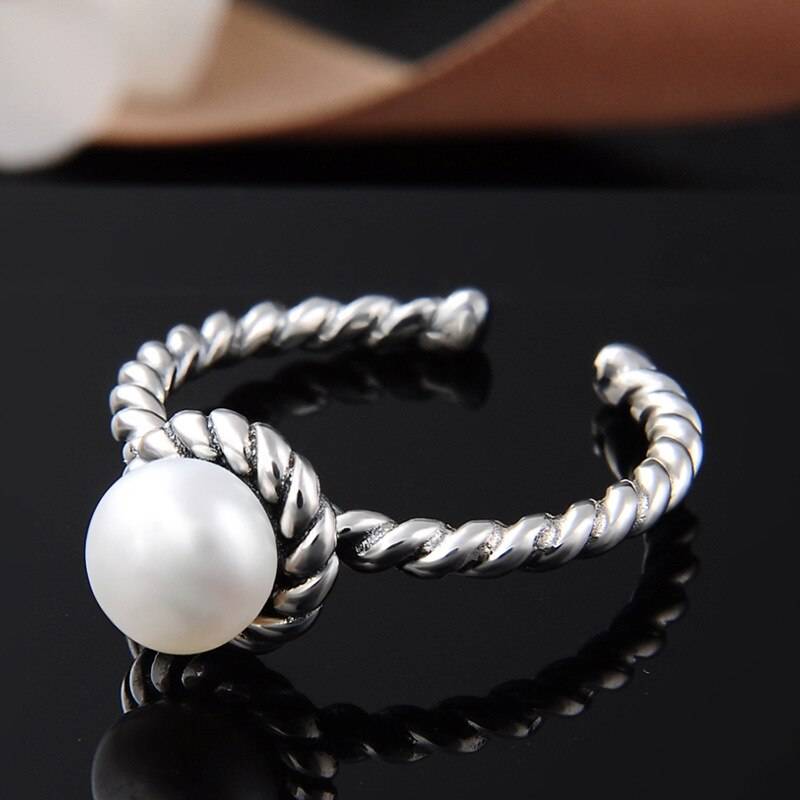 Women's Twisted Silver Ring with Round Natural Pearl
